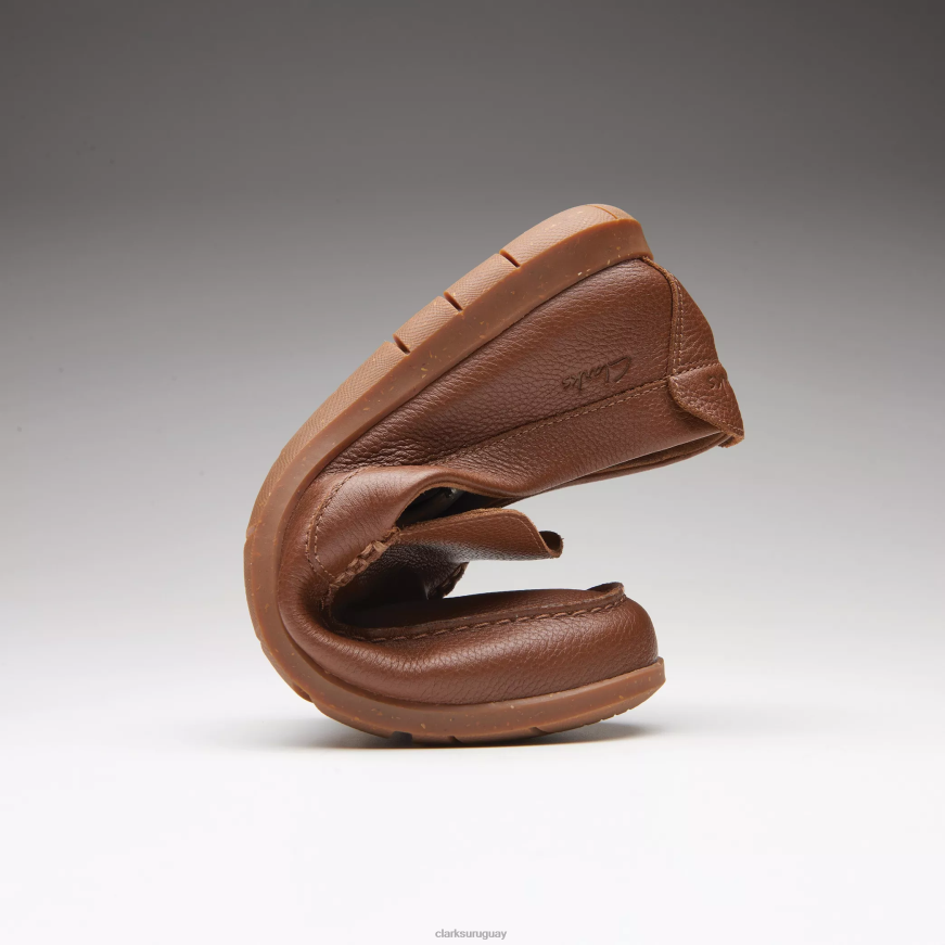 cuero marrón claro Clarks paso flexible X8V4N888